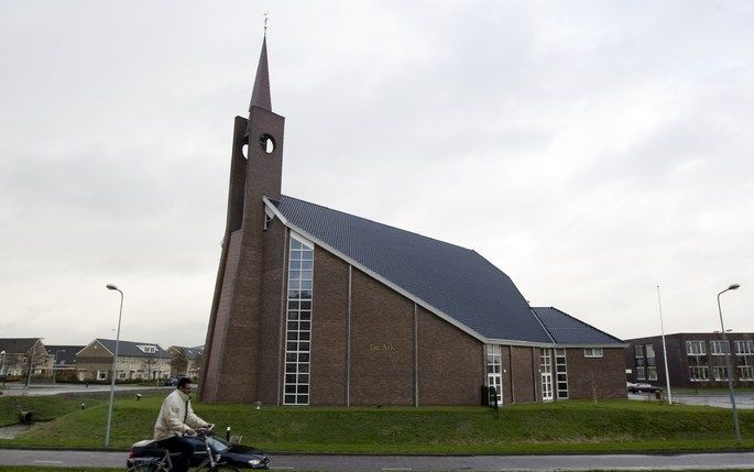 Kerk De Ark in Urk. De uitvaart van de vermoorde Dirk Post vindt hier vandaan plaats. Foto ANP