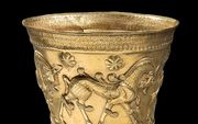 Gouden drinkbeker uit Marlik (ca. 1100 – 900 v.Chr.). beeld Drents Museum