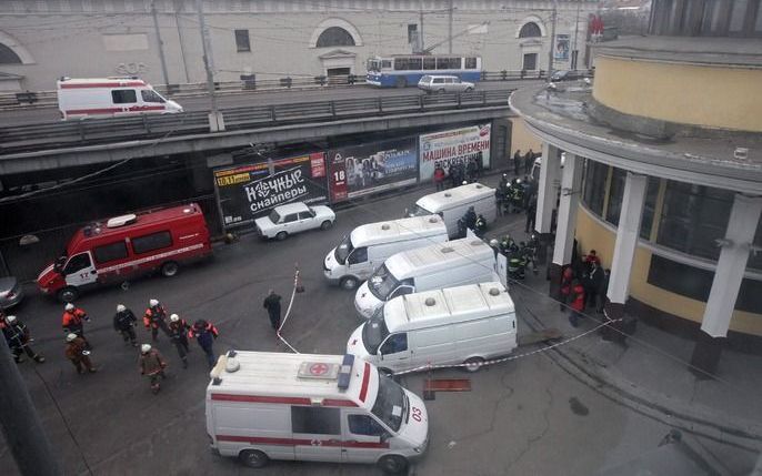 MOSKOU - De aanslag bij een metrostation in Moskou is opgeëist door een Tsjetsjeen. Foto EPA