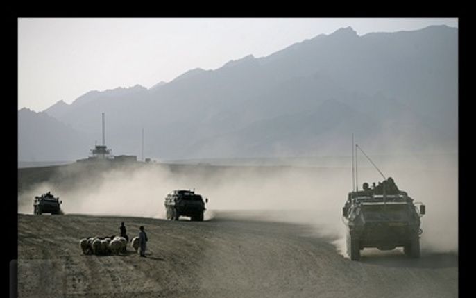 De militairen van het peloton dat vorige maand in Uruzgan op non-actief is gesteld, hebben zich niet schuldig gemaakt aan strafbare feiten zoals dienstweigering. Het peloton gaat vanaf nu weer aan het werk buiten de poort. Foto Hans Stakelbeek