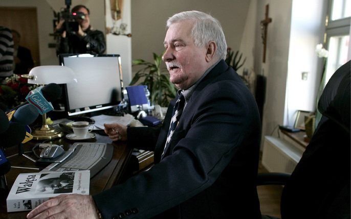 GDANSK – De voormalige Poolse president Lech Walesa presenteerde maandag zijn autobiografie. Foto EPA