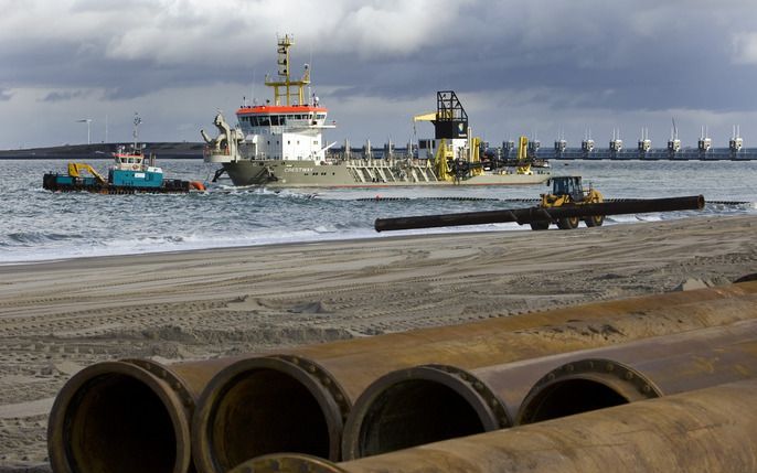 De sleephopperzuiger Crestway van Boskalis in actie. Foto ANP