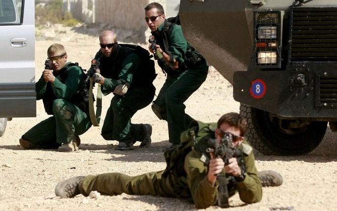 Oefening Amerikanen en Israeliërs op de West Bank in 2008. Foto EPA