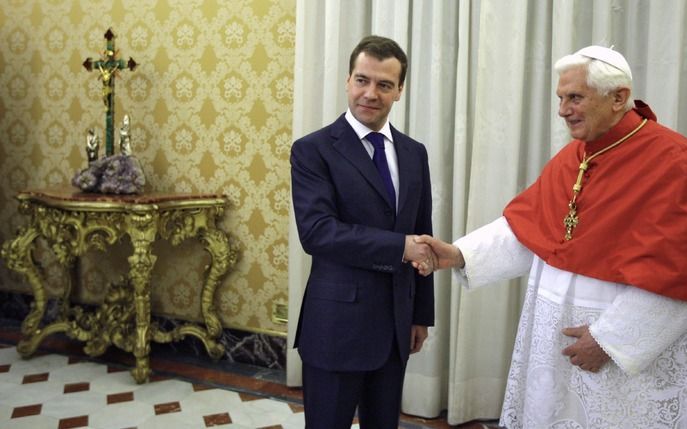 MOSKOU/ROME – Rusland en Vaticaanstad hebben volwaardige diplomatieke betrekkingen aangeknoopt. Dit heeft het Kremlin gemeld, kort nadat de Russische president Dmitri Medvedev donderdag in het Vaticaan paus Benedictus XVI had ontmoet. Foto EPA