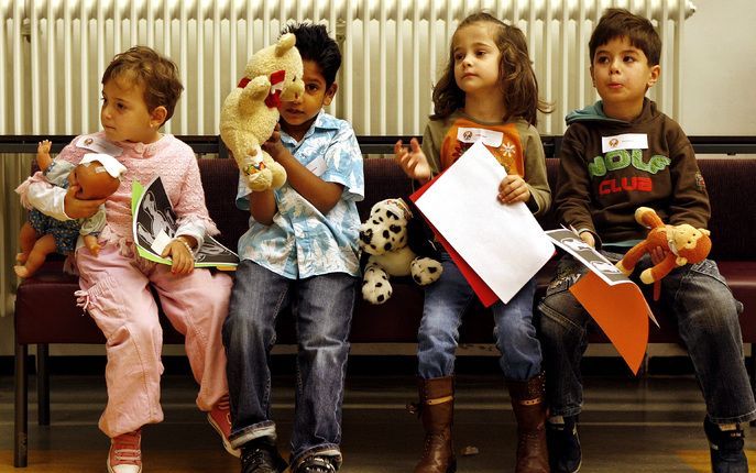 DEN HAAG - Er komt definitief geen verplichte begintoets voor leerlingen die net op de basisschool zitten. Foto ANP