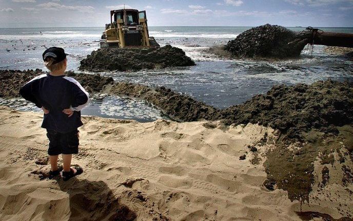 Een 9–jarig Duits jongetje is maandagochtend in Bergen aan Zee levensgevaarlijk gewondgeraakt. Foto ANP