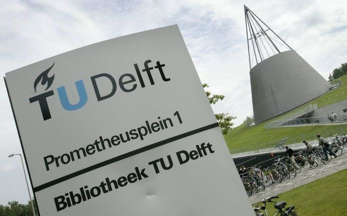 DELFT - De TU Delft presenteerde vanmiddag de resultaten van een onderzoek naar de effectiviteit van het installeren van licht- en geluidsapparatuur die automatisch in werking treden zodra een vrachtwagen rechts afslaat bij een snelheid onder de 30 kilome