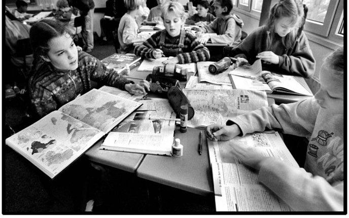 Een klas van de evangelische scholengemeenschap de Passie op een archieffoto uit 1999. Foto RD, Anton Dommerholt