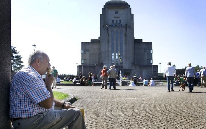 Het hoofdgebouw van het voormalige zendcomplex Radio Kootwijk heet dan ook de Kathedraal van Kootwijk. Foto ANP