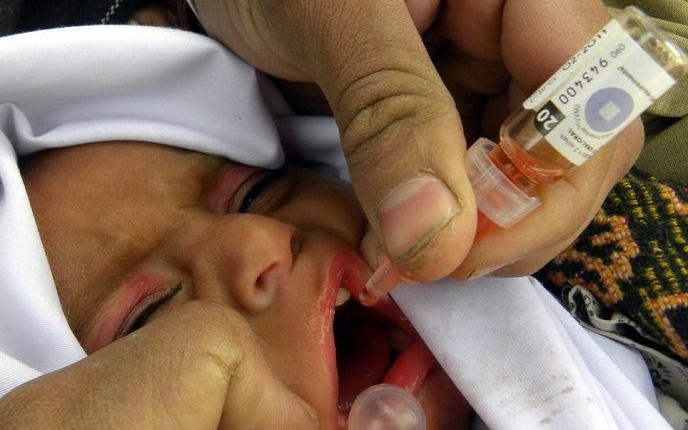 HARARE – Polio is bezig aan een hernieuwde opmars in Afrika. Dit jaar kregen al negentien landen op het continent te maken met uitbraken van deze infectieziekte, waar dat in 2008 nog gebeurde in dertien landen. Foto ANP