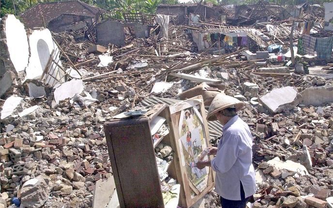 Indonesië werd in het verleden al vaker getroffen door heftige aardbevingen. In 2004 werd het land getroffen door de grote tsunami.