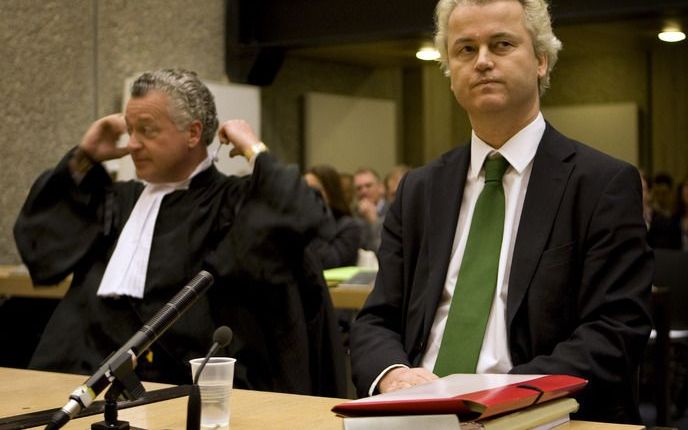 LELYSTAD – Onbekenden hebben twee dagen na de eerste zitting van de rechtszaak tegen Geert Wilders op 20 januari de website van het kantoor van advocate Els Lucas gehackt en met „een stortvloed” aan virussen besmet. Foto ANP