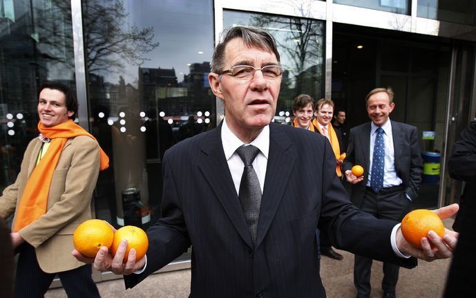 SGP-leider Van der Vlies heeft steeds vaker moeite met de toon van het parlementaire debat. „Die is onmiskenbaar harder dan gewenst”, zei hij donderdag tijdens het Tweede Kamerdebat over de kabinetsprestaties in 2007. Foto ANP