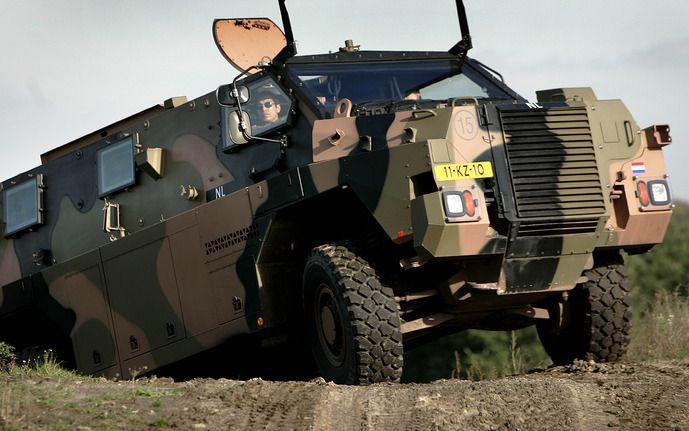 DEN HAAG – Bermbommen in de Zuid–Afghaanse provincie Uruzgan hebben defensie zo veel materieelverliezen bezorgd, dat het ministerie veertien nieuwe bushmasters heeft aangeschaft. Foto ANP