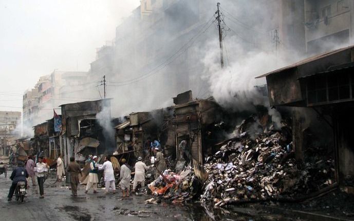 Ravage in Karachi na aanslag afgelopen maandag. Foto EPA