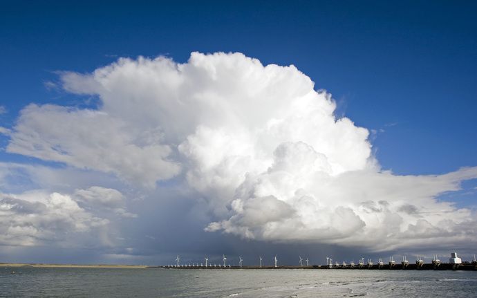 NEELTJE JANS - De stromvloedkering in de Oosterschelde. Foto ANP