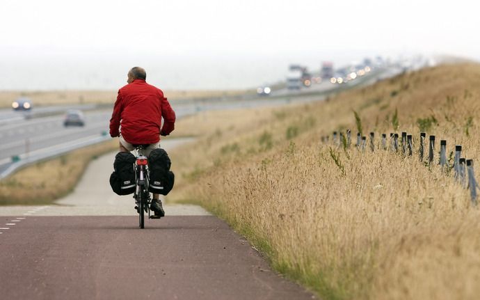 De Afsluitdijk geldt voor veel mensen al als monument. foto ANP