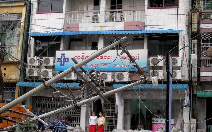 RANGOON - De autoriteiten en buitenlandse hulporganisaties in het door het leger geregeerde Birma (Myanmar) hebben moeite om zicht te krijgen op de schade als gevolg van de zware cycloon die in het weekeinde verwoestend overtrok. Foto: EPA