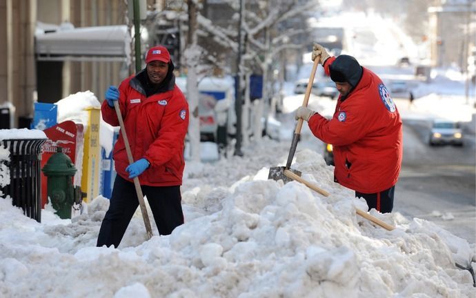 WASHINGTON – De Verenigde Staten maken zich dinsdag op voor een zware sneeuwstorm die de oostkust opnieuw onder tientallen centimeters sneeuw zal bedekken. Foto EPA