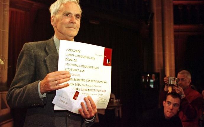 AMSTERDAM - Er zijn in Nederland maar weinig schrijvers geweest die zo’n hype hebben veroorzaakt als de donderdag overleden J. J. Voskuil in de jaren negentig met zijn zevendelige romancyclus ”Het Bureau” (1996-2000). Foto: ANP