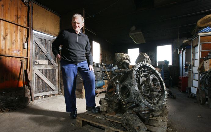 De Historische Vereniging Staphorst heeft sinds vorige week de motor van een neergestorte Britse bommenwerper in haar bezit. Jan Bouwman, lid van de werkgroep Documentatie van de vereniging, zag de kist als 14 jarige jongen met eigen ogen naar beneden kom