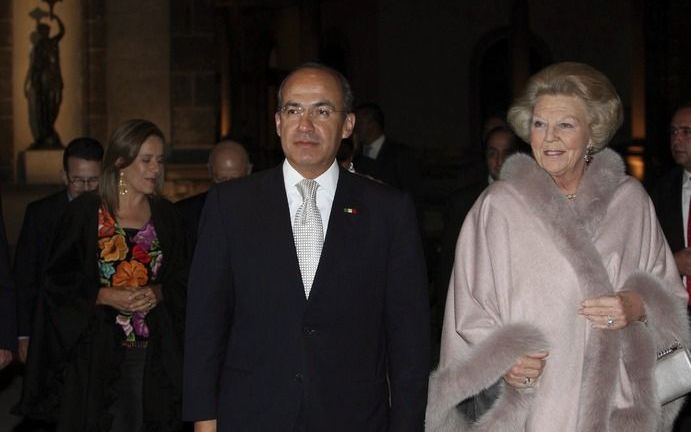 Koningin Beatrix met de Mexicaanse president Calderon. Foto EPA