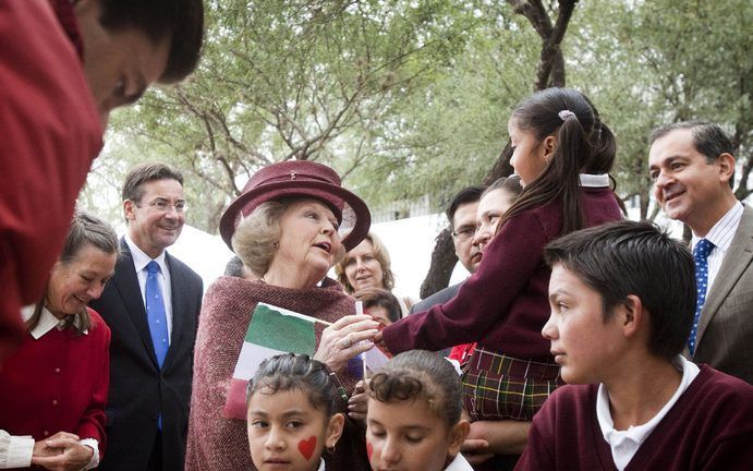 LAS YERBAS - Op de derde dag van het staatsbezoek aan Mexico bezoekt koningin Beatrix het trainingscentrum Cerecaly in Las Yerbas. In het centrum worden jongeren getraind in landbouwtechnieken. Omdat het steeds droger wordt, is het steeds moeilijker om va