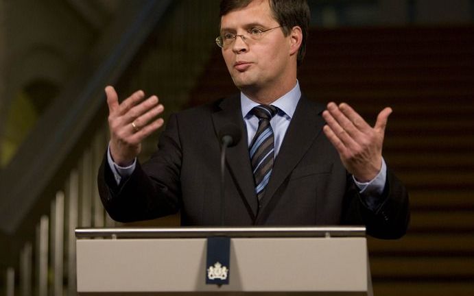 Balkenende bij de presentatie van het rapport-Davids. Foto ANP