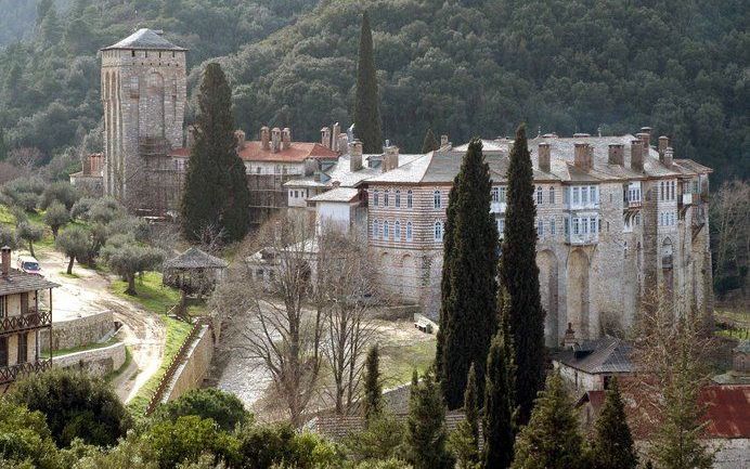 Grieks-orthodoxe monniken zijn gisteren slaags geraakt in een klooster op de heilige berg Athos in Griekenland. Foto EPA