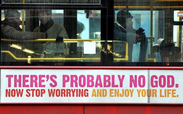 AMSTERDAM - Drie atheïstisch getinte organisaties willen bussen met reclame voor het atheïsme in Nederland laten rondrijden. De initiatiefnemers hebben zich laten inspireren door Groot-Brittannië, waar ook zo’n campagne is gehouden. Foto EPA