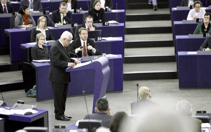 „Abbas paarde woensdag in het Parlement felle tirades tegen Israël aan een schrijnend gebrek aan zelfkritiek.” Foto EPA