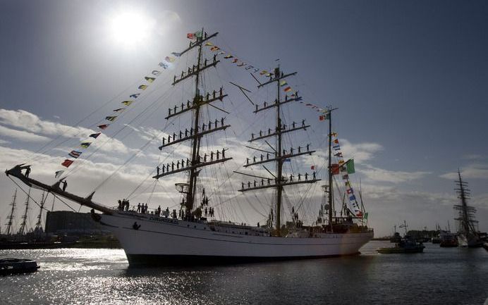 Kampen om de tafel met bestuur Sail. Foto EPA