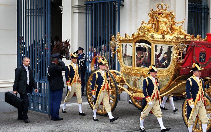 DEN HAAG - De Gouden Koets vertrekt bij Paleis Noordeinde. Foto ANP