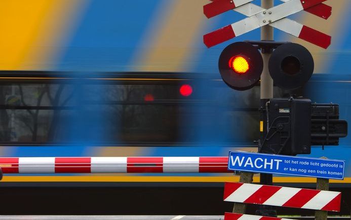 De Nederlandse Spoorwegen nemen de nieuwe trein in de nacht van donderdag op vrijdag feestelijk in gebruik met een nachtje speeddaten voor veertig deelnemers, zo meldde het bedrijf dinsdag. Foto ANP