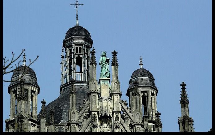 Het bisdom Den Bosch bestaat dit jaar 450 jaar. Oud-archivaris dr. Jan Peijnenburg beschreef die periode in zijn rijkelijk geïllustreerde ”Van roomsche zegeningen en paapsche stoutigheden”. Foto RD, Henk Visscher