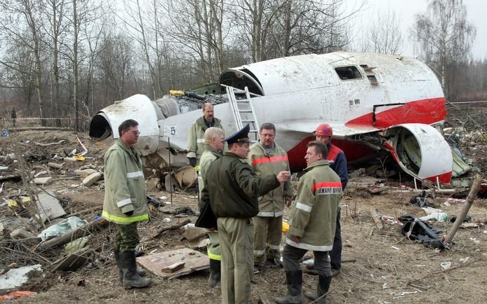 WARSCHAU - Het gecrashte vliegtuig met veel Poolse hoogwaardigheidsbekleders aan boord. Niemand overleefde de ramp. Foto EPA