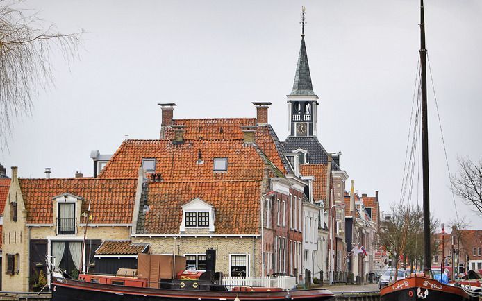 Sfeerbeeld van de Pruikmakershoek in Makkum, waar Koningin Beatrix op 30 april Koninginnedag zal vieren. Foto ANP