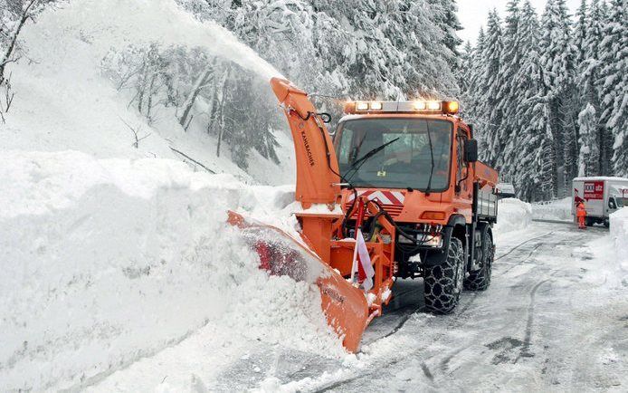 BOSTON – Een krachtige ijsstorm heeft vrijdag in het noordoosten van de Verenigde Staten grote problemen veroorzaakt. In zeven staten, waaronder New York, kwamen circa 1,2 miljoen huishoudens en ondernemingen zonder stroom te zitten. In meerdere staten we