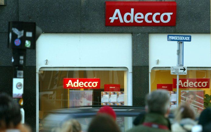 ZURICH – Het Frans-Zwitserse uitzendconcern Adecco heeft over het tweede kwartaal van dit jaar een operationeel verlies geleden van 173 miljoen euro. De omzet daalde met bijna een derde tot 3,6 miljard euro. Dat heeft het concern dinsdag bekendgemaakt. Fo