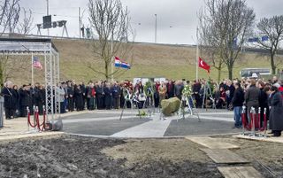 HAARLEMMERMEER - Tijdens een eenmalige herdenkingsbijeenkomst worden donderdag de slachtoffers van de vliegramp vorig jaar met een toestel van Turkish Airlines herdacht. Foto ANP