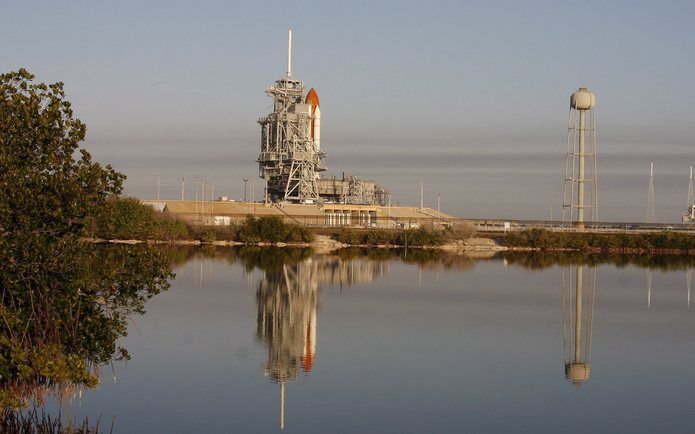 HOUSTON - Ruimteveer Discovery vertrekt woensdagavond (plaatselijke tijd) naar het ruimtestation ISS. Foto's EPA