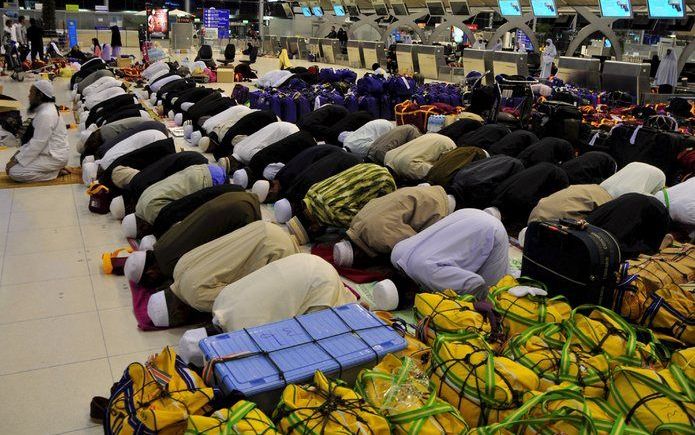 De premier van Thailand heeft donderdag de noodtoestand afgekondigd voor de belangrijkste vliegvelden van Bangkok, Suvarnabhumi en Don Mueang. De demonstranten van de Volksalliantie voor Democratie (PAD) hebben laten weten dat zij niet van plan zijn de vl