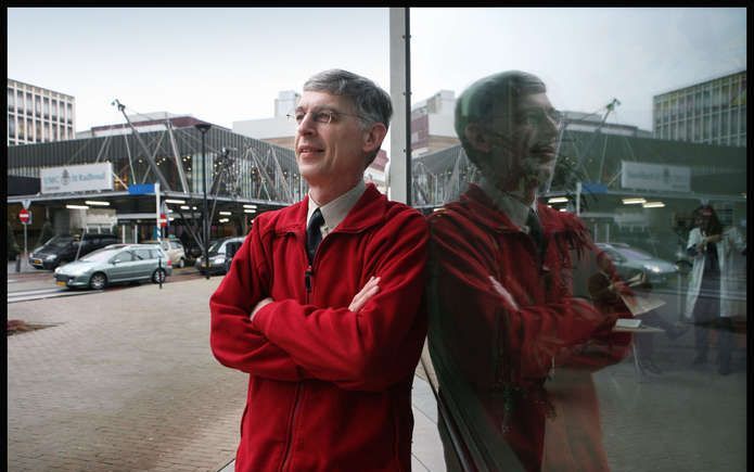 Internist oncoloog Verhagen: „Slaat een eerste behandeling aan, dan is dat geweldig. Tegelijkertijd is er het gevaar dat arts en patiënt zich blindstaren op dat succes.” Foto Erik van ’t Hullenaar