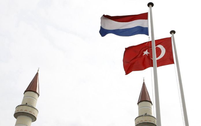 De PVV droomt ervan dat de Nederlandse vlag dagelijks op elke school in ons land wappert, zoals de Stars en Stripes in het vaderlandslievende Amerika. Foto ANP