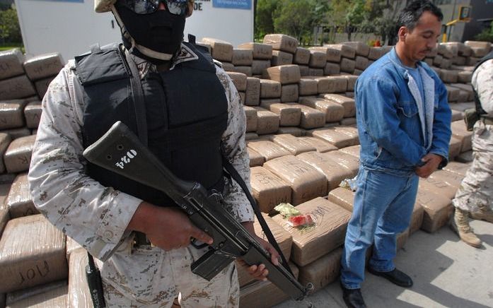 MEXICO–STAD – Drugsgeweld in Mexico heeft de afgelopen jaren aan zeker 22.700 mensen het leven gekost. Dat schrijft de Mexicaanse regering in een vertrouwelijk rapport, waaruit Mexicaanse media dinsdag (lokale tijd) citeerden. Foto EPA