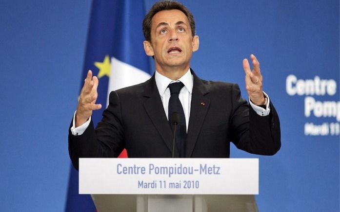 MADRID – De Franse president Nicolas Sarkozy heeft een week geleden gedreigd Frankrijk uit de euro terug te trekken. Hij probeerde zo Duitsland onder druk te zetten om akkoord te gaan met het steunpakket voor Griekenland. Foto EPA