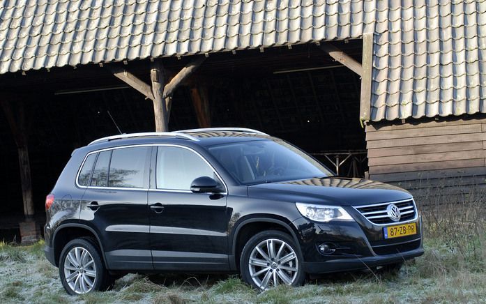 De nieuwe Volkswagen Tiguan is compact van bouw, maar heeft toch een stoere uitstraling, waardoor de auto groter lijkt dan hij in werkelijkheid is. Foto’s Tony Vos