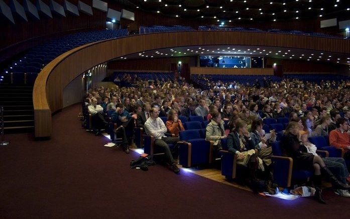 Duizend belangstellenden op de SGP-jongerendag. Foto's Jan Snoeij