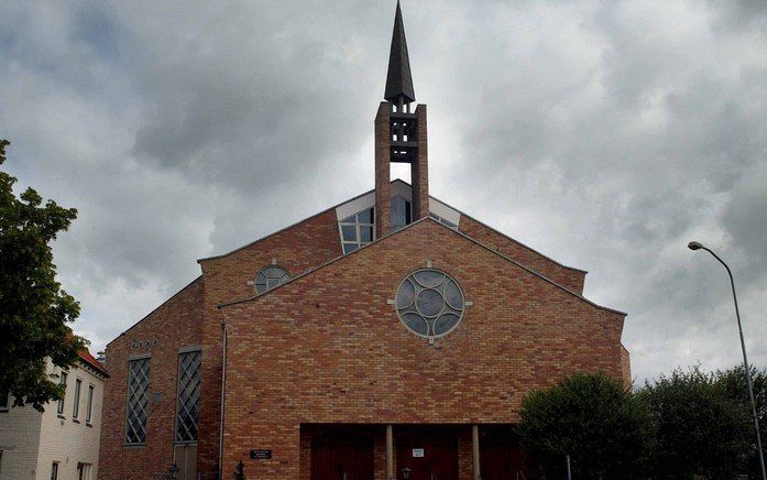 Huidige kerkgebouw Gereformeerde Gemeente in Nederland te Opheusden. Foto Sjaak Verboom.