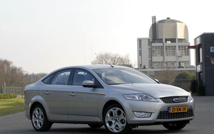 De nieuwe Ford Mondeo ziet er niet alleen goed uit; de rijeigenschappen zijn bovengemiddeld. Foto Tony Vos